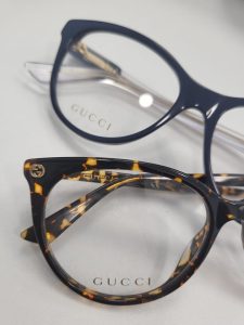 Complimentary Glasses Service in Deeside
