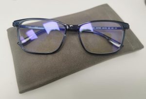 Complimentary Glasses Service in Deeside