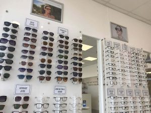 Complimentary Glasses Service in Deeside
