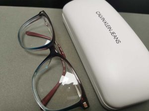 Complimentary Glasses Service in Deeside