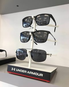 Complimentary Glasses Service in Deeside