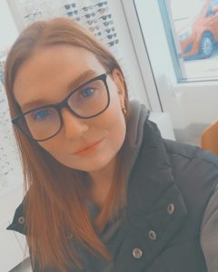 Complimentary Glasses Service in Deeside