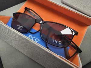 Complimentary Glasses Service in Deeside