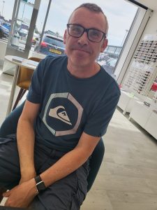 Complimentary Glasses Service in Deeside